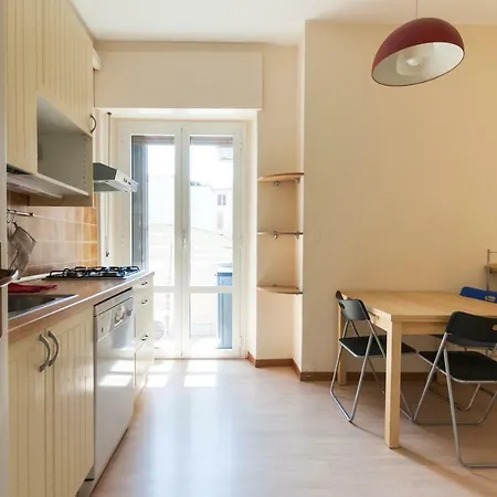 Modern In De Angeli شقة